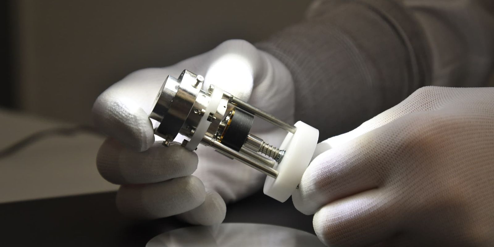 fine steering mirror